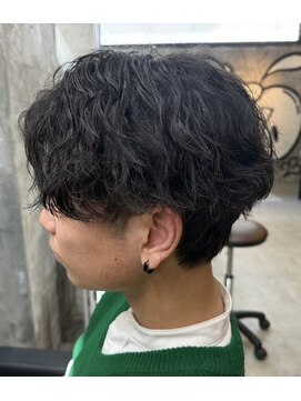カーニー 上野(kearny) 波巻きセンターパートツイストスパイラルパーママッシュパーマ