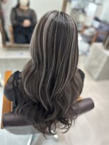 シエル 羽生店(Ciel)&nbsp;ホワイトシルバー　ハイライト　アンブレラカラー