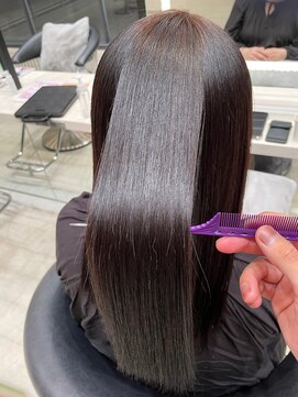 ロンドローズ 名古屋(Lond damaskRose) ブリーチ 学割 オリーブベージュ レイヤーカット リタッチ 657