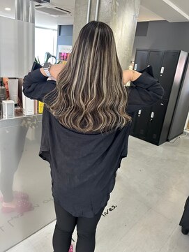 キング(K!ng) 縮毛矯正髪質改善ハイライトレイヤーカット枚方美容室エクステ