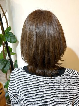 ル コワン ククー(Le coin coucou) オリーブベージュ×外はねボブ