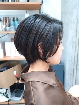 ディーエックス ウエスト(Dxxxx WEST) 前下がりハンサムショート