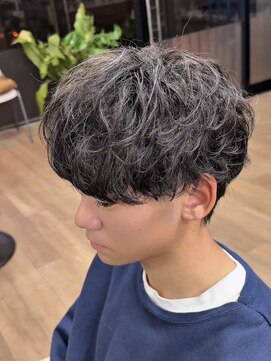 ヨリ サッポロ 札幌大通(yori SAPPORO) ニュアンスパーマ/センターパート/韓国マッシュ/ダークアッシュ