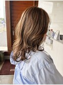 韓国風くびれレイヤー×外はねミディ｜軽さのある人気ヘア