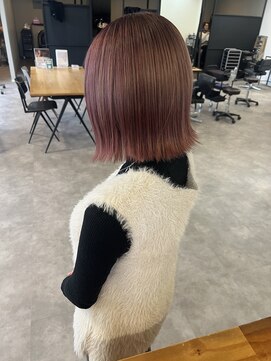 ナンバー(number+) ブリーチ1回～◎ 透明感ピンクベージュ×切りっぱなしボブ