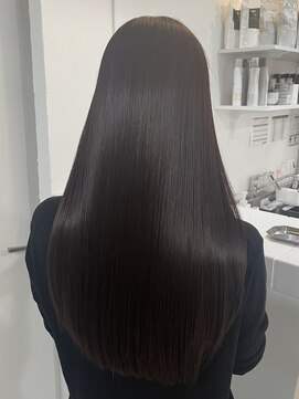 エンベール(EN VEIL) 上品な艶感が引き立つナチュラルストレートロング