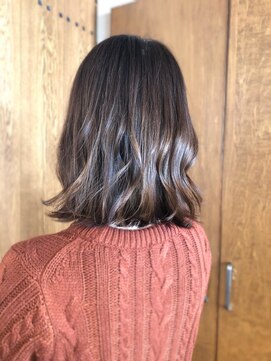 ヘアホスピタル ファニーフェイス(HAIR HOSPITAL funny face) [まるやま]肩ライン切りっぱなしボブ/暗めカラーデザインカラー