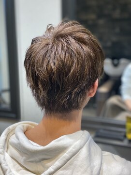 リバティ(LIBERTY) 束感ミディアムツーブロックハイトーンカラー