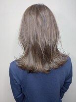 モルニ(MORNI)&nbsp;シルキーべージュ_マロンベージュ Aラインボブ かきあげ