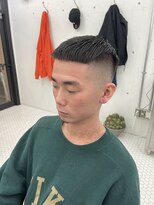 ウェルネス(Wellness)&nbsp;クロップスタイル、フェード、スパイラルパーマ