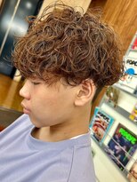 ウェイビーエフティフィフス 横浜西口(WAVEY ft.fifth)&nbsp;波巻きスパイラルツイストスパイラルパーママッシュメンズヘア