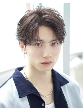 オーシャントーキョー シブヤジンナン(OCEAN TOKYO shibuya JINNAN) 韓国ヘアカルマパーマカルマバングセンターパート黒髪ウルフ