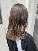 ダブルカラー×グレージュ