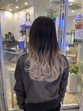 ヴィフアヴェダ(Vif AVEDA) 黒×白 裾グラデーションカラー