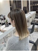 マチルダボブ前髪ハイライトグレージュ