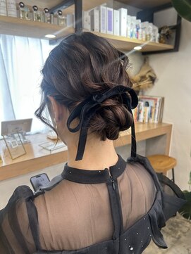 イット(it.) kana 結婚式 ヘアセット シニヨン