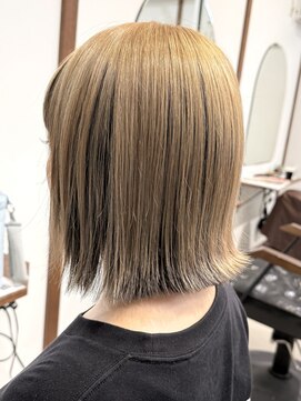 ルイ(ROUIS produced by LUCK 津田沼) ROUIS 津田沼 ベージュ ブリーチ