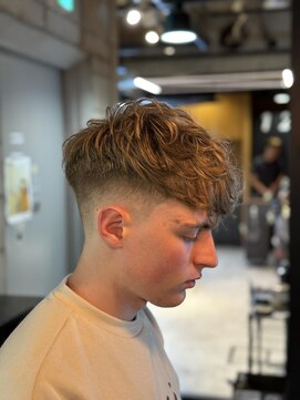 フランクスバーバー アンド ビアークラブ(FRANK'S BARBER and BEER CLUB) スペインカール