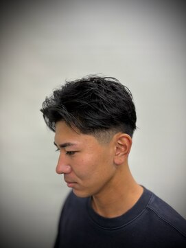 フェザーパーマ/サーフカール/刈り上げセンターパート/シャギー