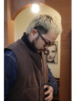 エディ(Edy)&nbsp;ウルフカット抜きっぱなしブロンド刈り上げメンズ眉毛カット岡山