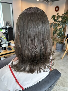 バトー バイ トリコ 船橋北口店(BATEAU by tricot) オリーブグレージュ
