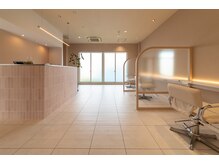 レシェル 多治見店(RECIEL)の雰囲気(広い店内でマンツーマン制 ゆったりとした空間 髪質改善)
