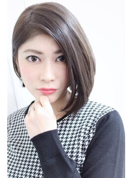 ディー(dee) dee グレージュ×シンプルボブ