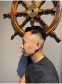 ハイフェード、サイドパート、スキンフェード