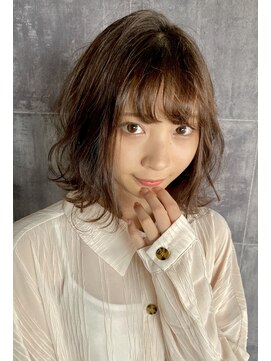 セラ バイ ユーレルム(SerA by U-REALM) 匂わせ　アッシュベージュ　ボブ　担当　佃