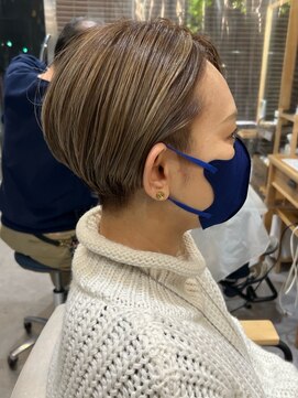 グラッシー センター北店(GLASSI) 【白髪ぼかしハイライト】刈り上げ★ハンサムショート★坂田