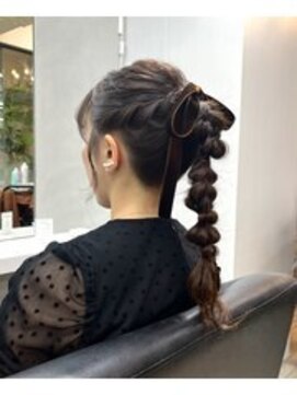 ディア(.eer) 編みおろしポニーテール(> <)