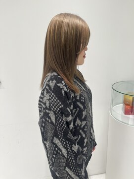 ハイブ 金沢(Hive) ハイトーンルーツカラーグラデーションミルクティーベージュ