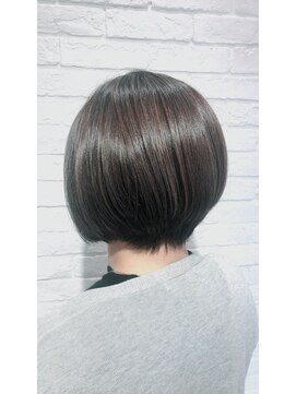 アッシュ 練馬店(Ash) 大人女性のショートボブ５