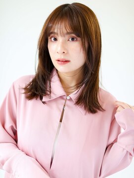 ガリカ 渋谷(Gallica) 毛先ワンカールにフェイスレイヤー抜け感ミディアム