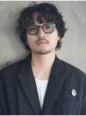 大人男子のラフウルフ 無造作パーマ 大人ヘア グランジ