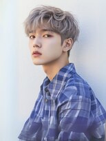 ランテルディ 渋谷(LANTERDIT)&nbsp;ホワイトグレージュ ブリーチ ハイトーン 波巻きパーマ 韓国ヘア