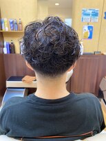 マキシム ナカイ(MAXIM NAKAI)&nbsp;メンズショートツーブロック刈り上げスパイラルパーマ