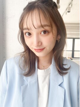 レア 表参道(L'ea) 大人ガーリーダークアッシュミディアムレイヤー似合わせカット