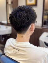 ジェイソン(JASON) 自然なハサミ刈り上げフェード