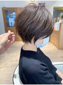 丸みのある大人かわいい前下がりショート 20代30代40代