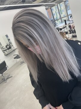 エゴル ナゴヤサカエ(ENGOL NAGOYA SAKAE) ホワイトベージュ×シャドールーツ