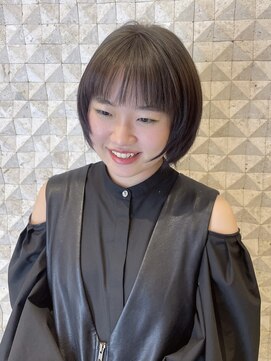 ラティアンヌイグレック(La tienne igrek) 残留を打ち消すグレージュ