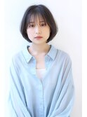 赤みを消してくれるアッシュブラウンひし形ボブ