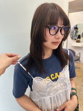 ユー(yew) ステップカット+マロンブラウン kaho