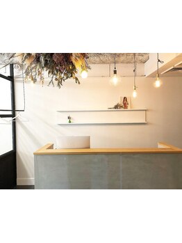 2022年～4年連続ミシュランガイド【カミカリスマ】に選出!選ばれし精鋭SALONのおもてなし&高技術を必体験―