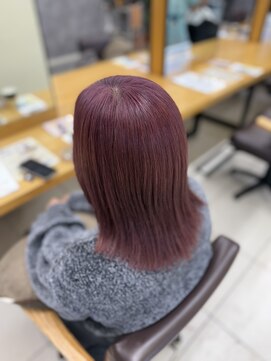 ラウル(Laulu) ミディアムヘア/暗めカラー/グランマッシュ/佐倉