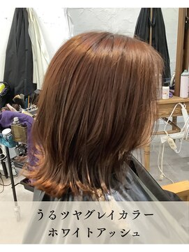 チャンドット(chan.) ≪お客様スタイル≫ うるツヤグレイカラーでホワイトアッシュ