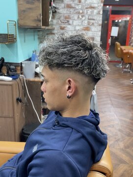 クラウン(CROWN) バロックパーマ～スペインカール～