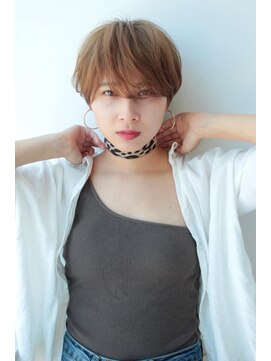 ヘアメイク シュシュ(Hair make chou chou) ハイライトハンサムショートことりベージュ毛先パーマ30代40代