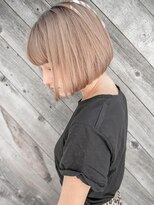 ハイトーンの前下がりショートボブ☆lutia池袋